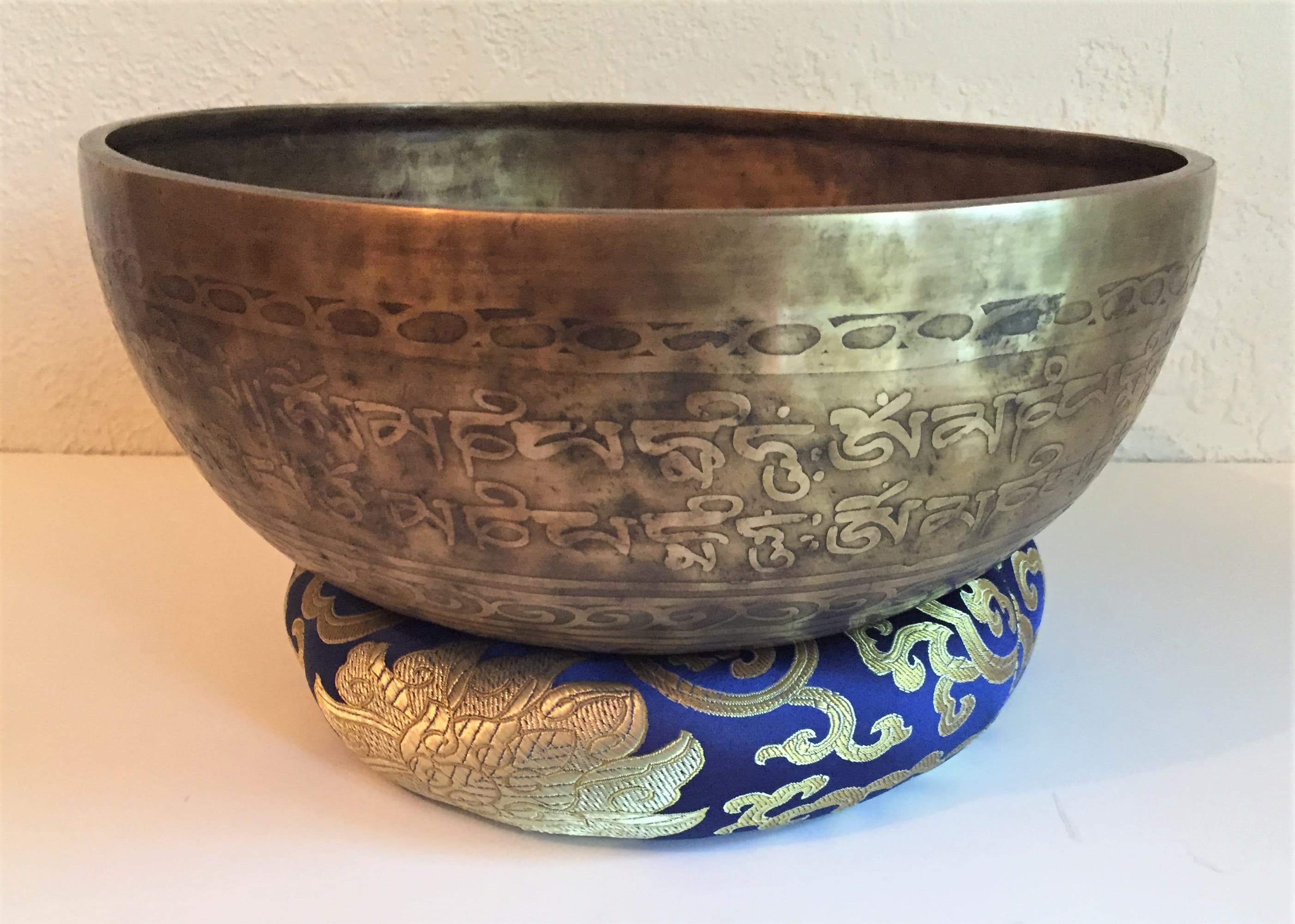 Seven-Metal Singing Bowl — Hand Beaten